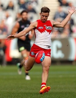 AFL 2017 Round 06 - Carlton v Sydney MELBOURNE, AUSTRALIA - APRIL 29: Jake Lloyd of the Swans in action during the 2017 AFL round 06 match between the Carlton Blues and the Sydney Swans at the Melbourne Cricket Ground on April 29, 2017 in Melbourne, Australia. (Photo by Michael Willson/AFL Media)